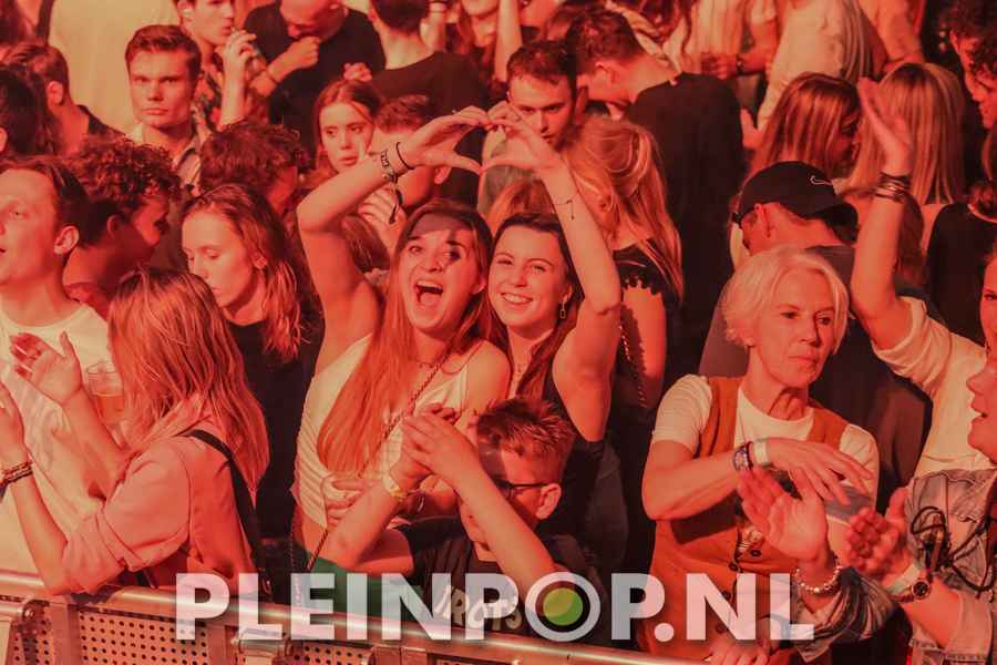 Publiek    Bezoekers (206)